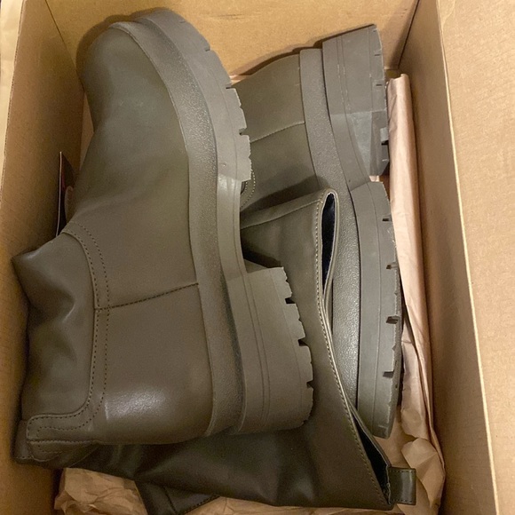 Shoes - Army green knee high boots size 39/8.5